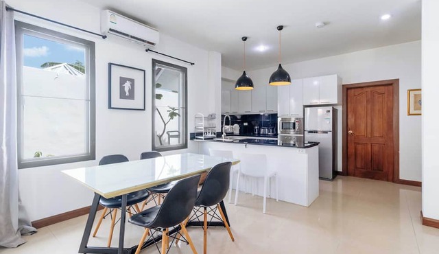 3BR Pool Villa Near Boat Avenue V303