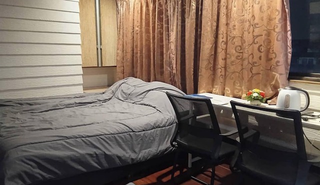 Spacious City-view Apartment With Modern Amenities in Krung Thep in Bangkok