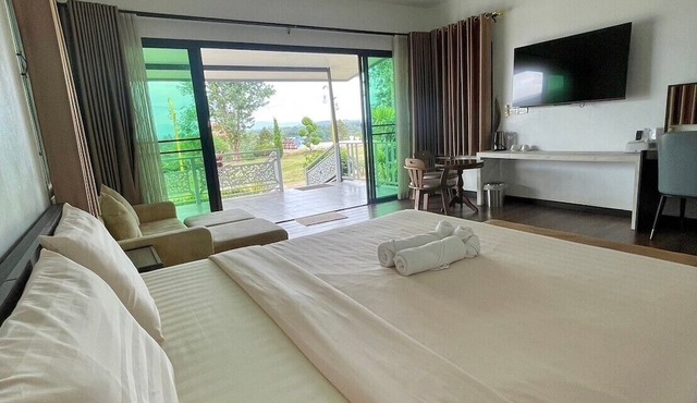River valley resort in Phu Phiang