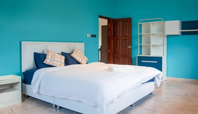 7 Bedroom Pool Villa in Kathu SV1