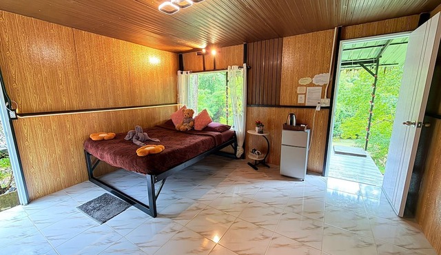 Amornkeeree Khao Sok Camping in Phanom