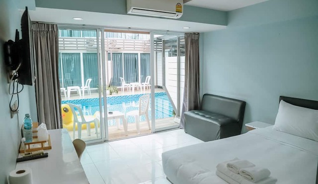 Full Stop Pool Villa Don Mueang in Bangkok