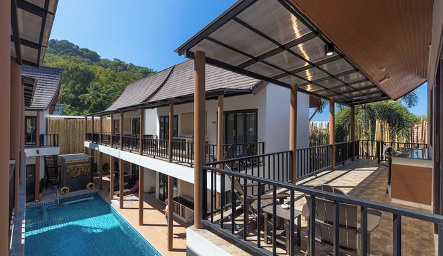 Blue Palm Residence Kata