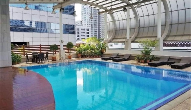 Super Large Central Asoke MRT BTS 237 Sqm Sleeps 8