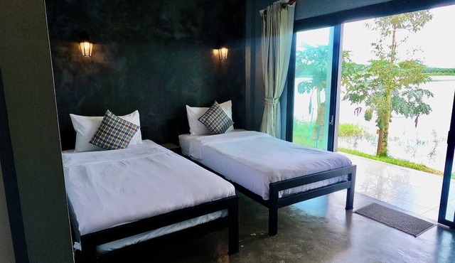 OYO 75530 By the dam cafe and farmstay in Plai Phraya