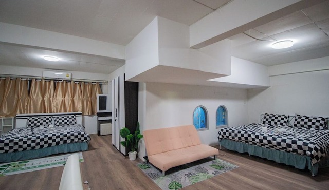 Skutan inn Bangchak in Bangkok