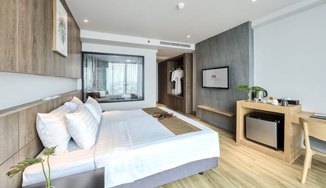 TK Palace Hotel & Convention in Bangkok