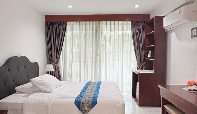 NJ INTHAI HOTEL in Khlong Luang