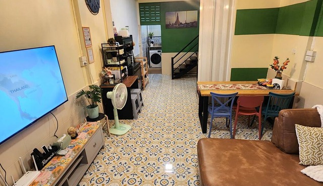 3BR Local Bangkok Stay [10 Min Walk to BTS & Sathorn Pier ] Easy City Access in Sathon