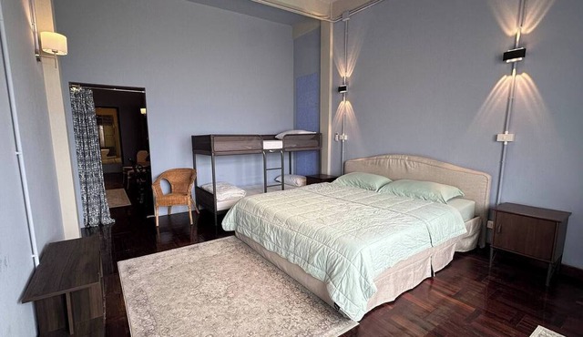 Family Room near Chinatown