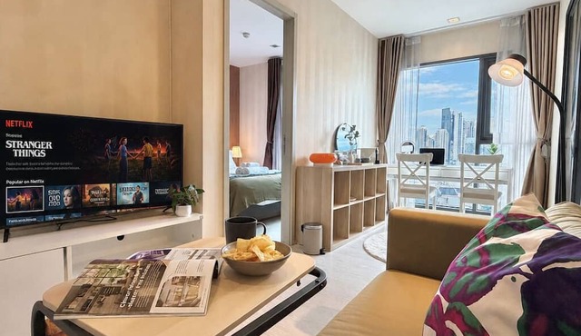 5 min to BTS Fully Equipped Kitchen with City View