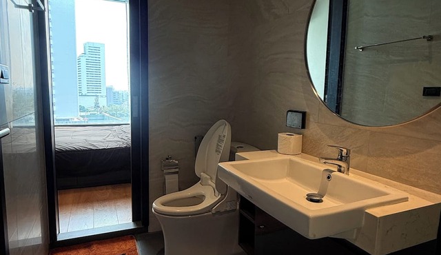Japanese apt in Bangkok with AC, WiFi