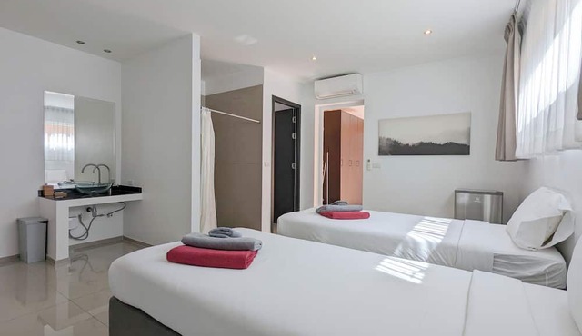 Poolside Apartments and Rooms