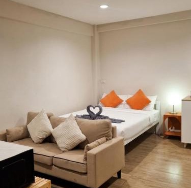 Pitarntong - Cozy Room Near MRT Bang Son in Bangkok