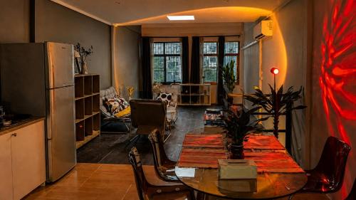 Spacious Loft near Ratchataewi BTS for 8 pax in Bangkok