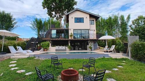 Pola Treehouse & Private Pool Surrounded by Nature, Mae Rim in Ban San Khayom