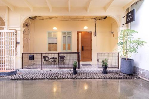 Spacious Heritage House Prime Location Family Stay in Chinatown