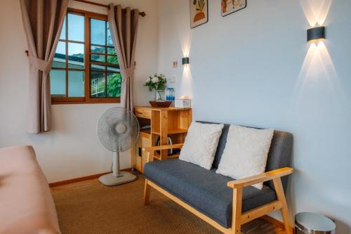 หลงฮักเขา ภูชี้ฟ้า Long Huk Kao Phuchifa in Thoeng
