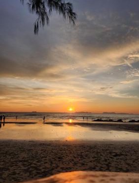 Castaway bed & bar , Koh Lanta in Ban Ai Dao