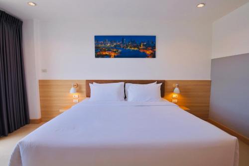 IU Hotel Donmueang Airport in Ban Don Muang