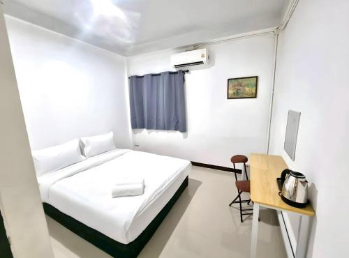 Bob House Khaosan - ถนนสามเสน in Bangkok