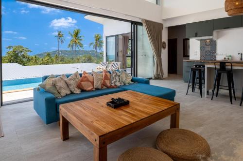 Villa Toi & Moi - Infinity Pool & Sea View, 3BR in Bueang Sam Phan