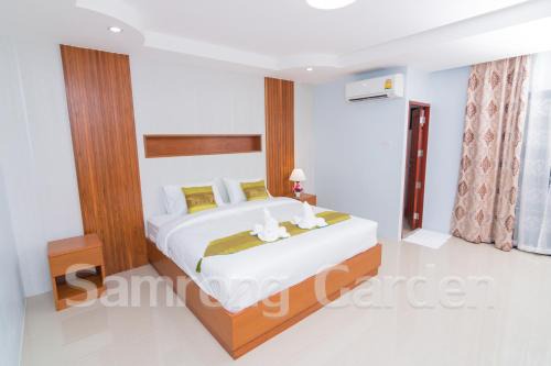 สำโรงการ์เด้นรีสอร์ท in Ban Bo Nam