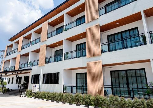 Home Residence in Warin Chamrap