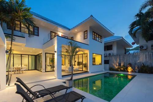 Grand Hill Mansion in Hua Hin