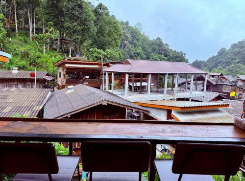 กินลมชมจันทร์ แม่กำปอง in Ban Pok Nai