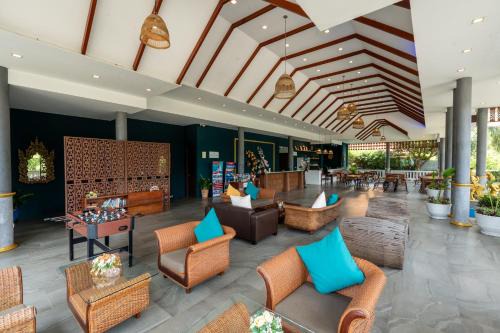 Phuket La Siesta, Naiharn Beach
