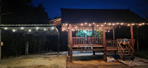 บ้านนอกเดิมบาง in Ban Doem Bang