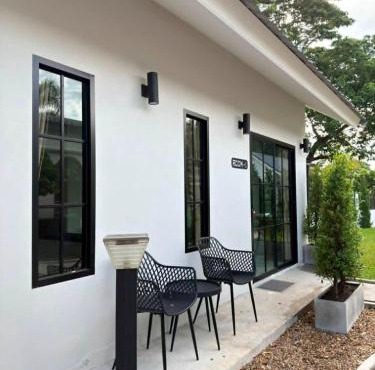 Langbaan cafe and homestay in Ban Mai