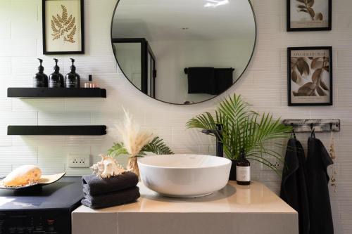 Manao Seaview Pool Villa 43 - 5 Mins Walk To Beach in Ko Lanta