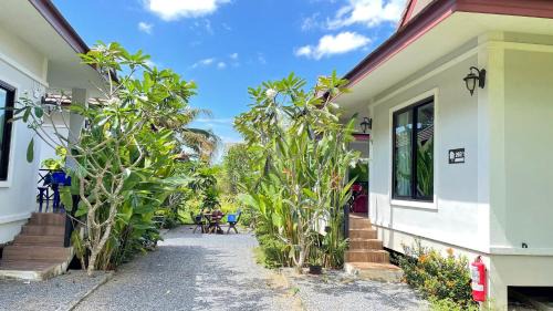 Abbas House by Swiss Chalet, 2-room Cottages