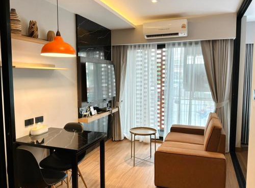 J5 Hotel in Ban Song Krathiam