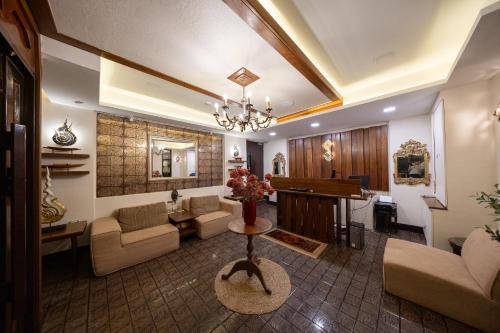 Casa Le Damuz At MRT Bangphlat - Adult Only in Bangkok
