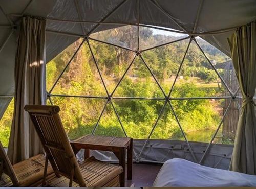 Lion Cafe Resort in Hang Dong
