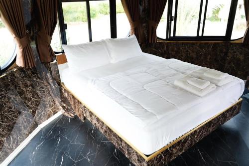 Honey Queen Resort in Kanchanaburi
