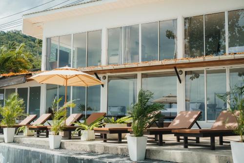 Escape Beachfront Cottage, Lamai Beach in Maret