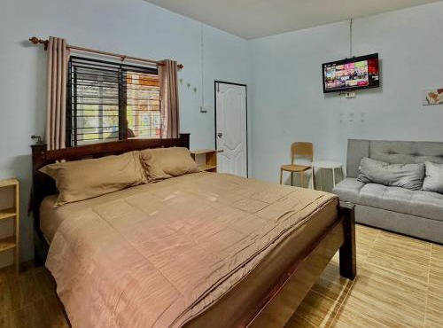 Krabi Bloom House in Nuea Khlong