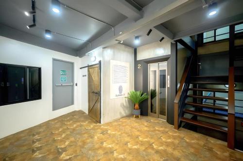 Episode 11 Hostel Sukhumvit