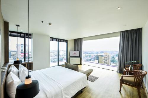 TK Palace Hotel & Convention Bangkok in Bangkok