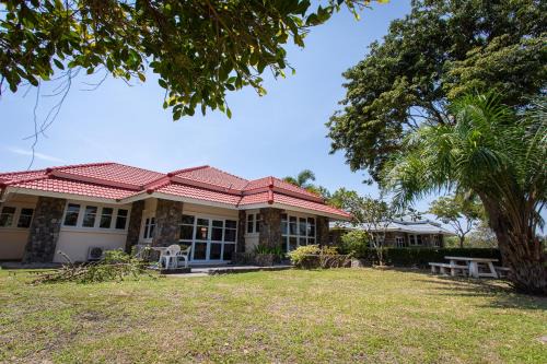 F4 Beach house Kitchen BBQ 3 bedrooms Large yard in Klaeng