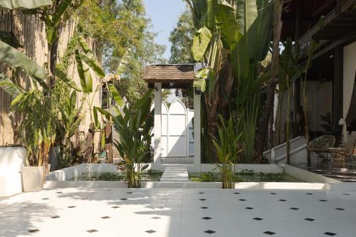 Huge 8 Bedrooms Pool Villa, Chiang Mai gem, Tanpuri Patan, perfect for Groups