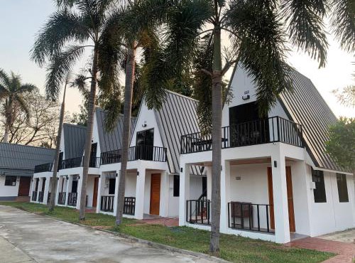 RainBow House Resort in Kamphaeng Phet