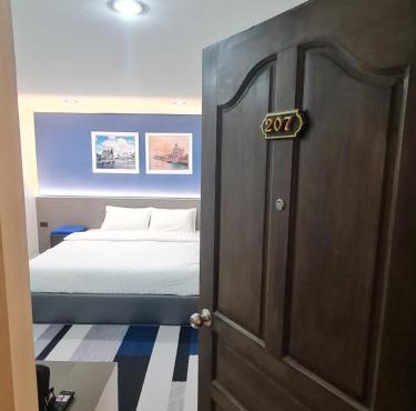 Poonsuk Place Hotel in Bangkok Noi