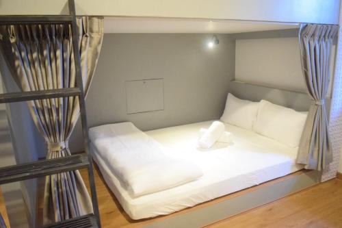 Capzule Bed Phuket in Phuket