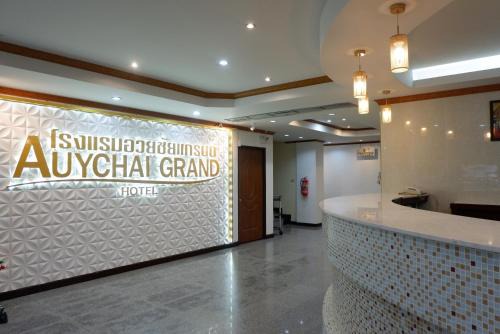 Auychai Grand Hotel in Lang Suan